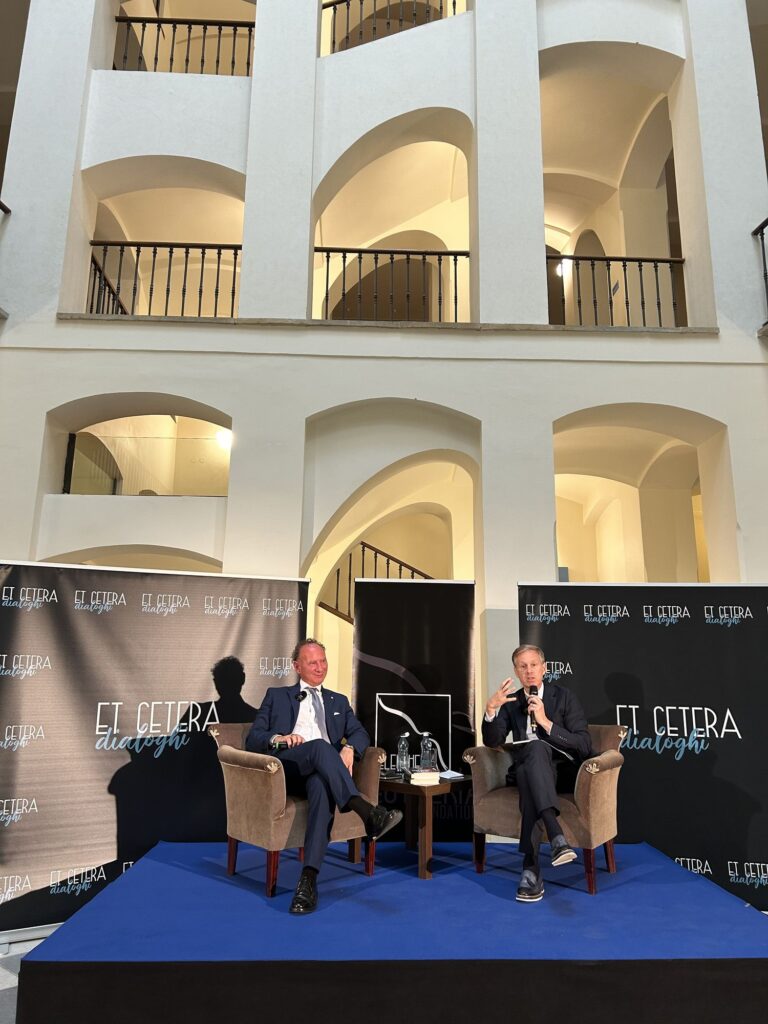 ET CETERA | Dialogy: Alessandro Orsini v rozhovoru s Francescem Augustem Razettem, Praha, 19. 6. 2025.