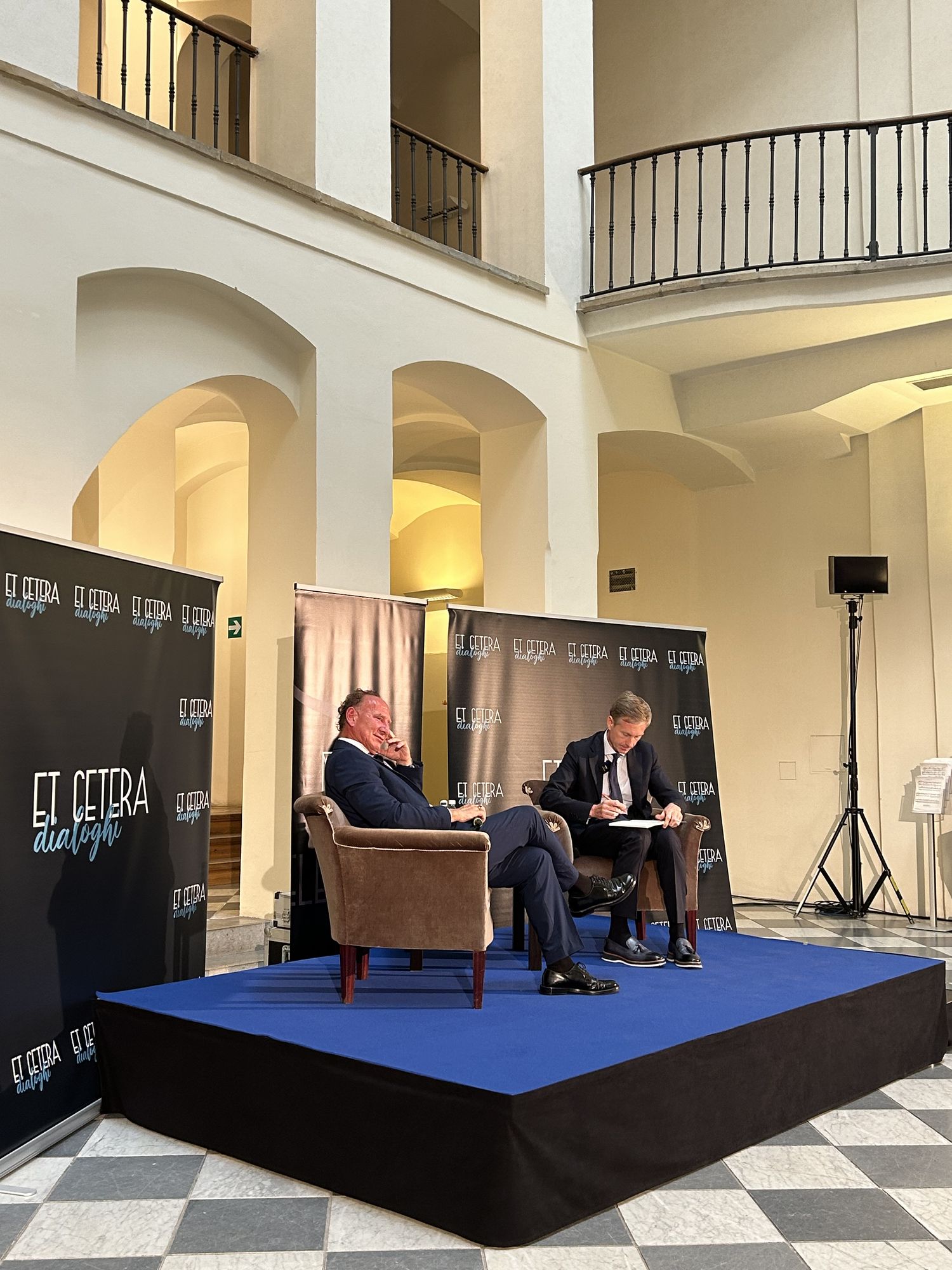 ET CETERA | Dialogy: Alessandro Orsini v rozhovoru s Francescem Augustem Razettem, Praha, 19. 6. 2025.