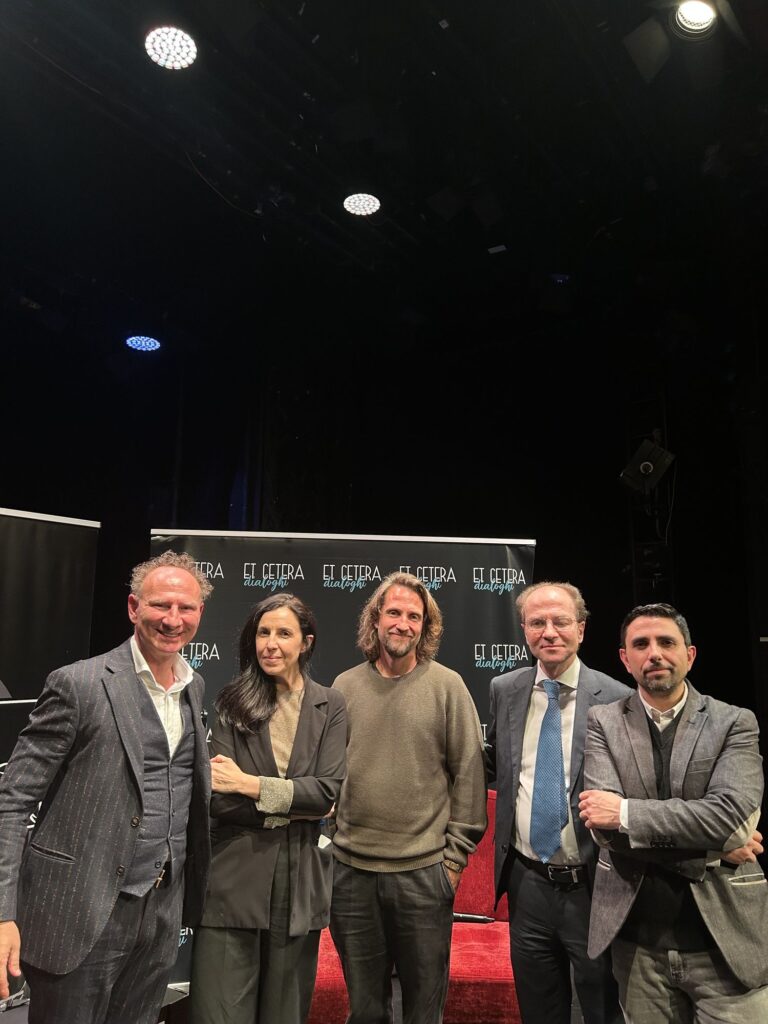 ET CETERA | Dialogy: Francesca Mannocchi a Nathan Thrall v rozhovoru s Francescem Augustem Razettem, Praha, 24. 3. 2026.