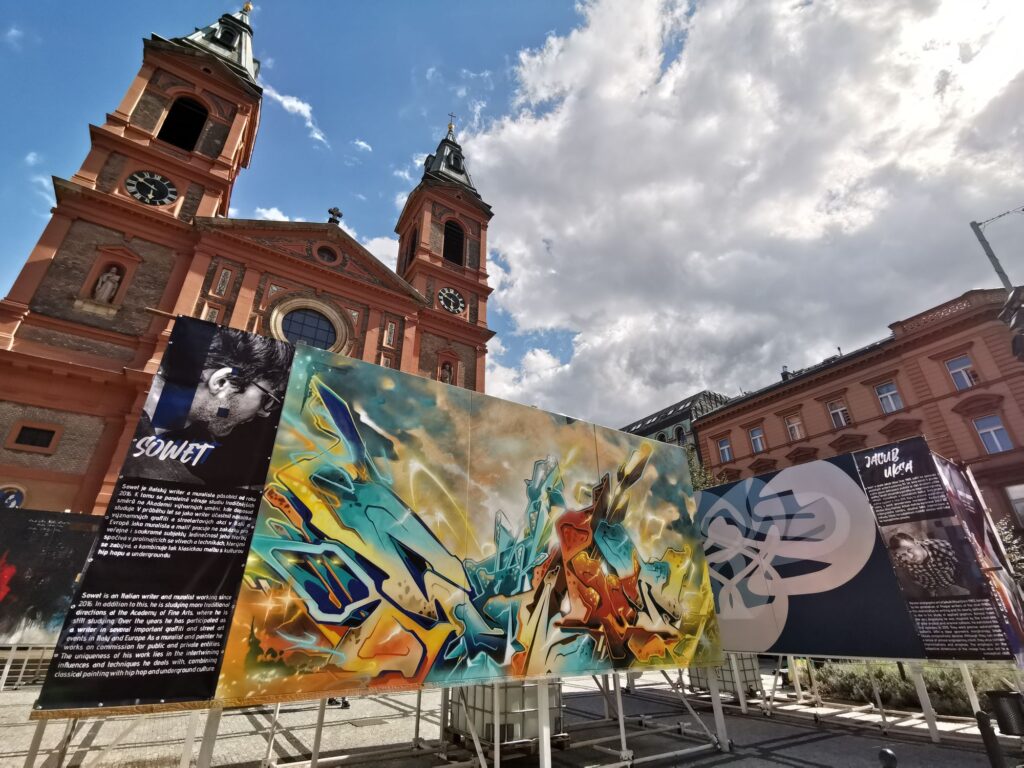 ET CETERA FESTIVAL 2022 | Street Art for Freedom – pohled do výstavy, Pistoia a Praha 5, Pistoia – Praha 2022.