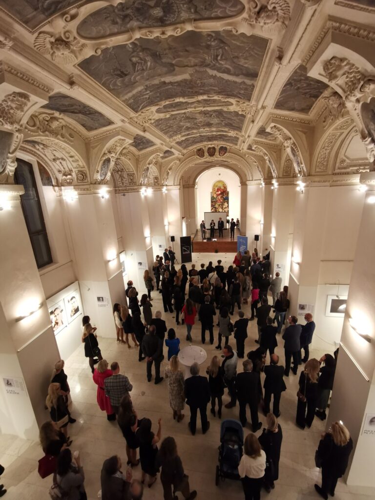 ET CETERA | ISOLATION – pohled do výstavy, Italský kulturní institut, Praha 2021.