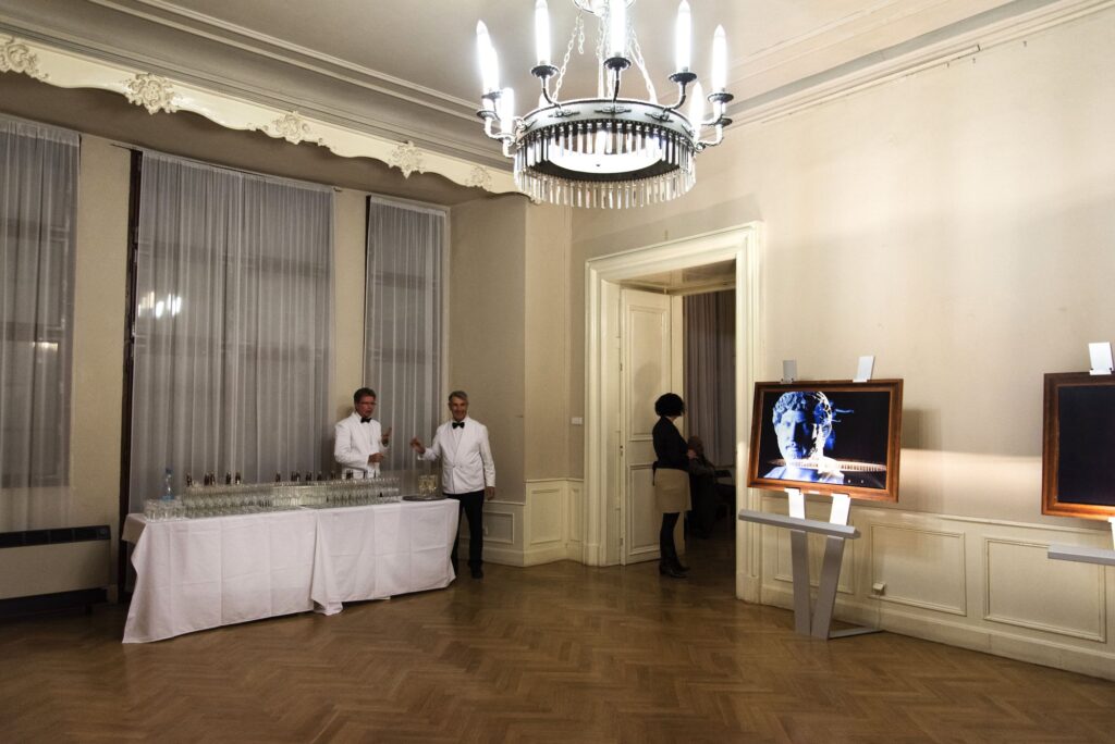Římská civilizace. Fotografie Vittoria Storara – pohled do výstavy, Clam-Gallasův palác, Praha 2016.