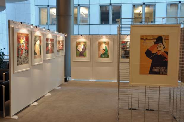 Vietnam: propagandistické plakáty – pohled do výstavy, Veletržní palác, Národní galerie, Praha 2010–2011.